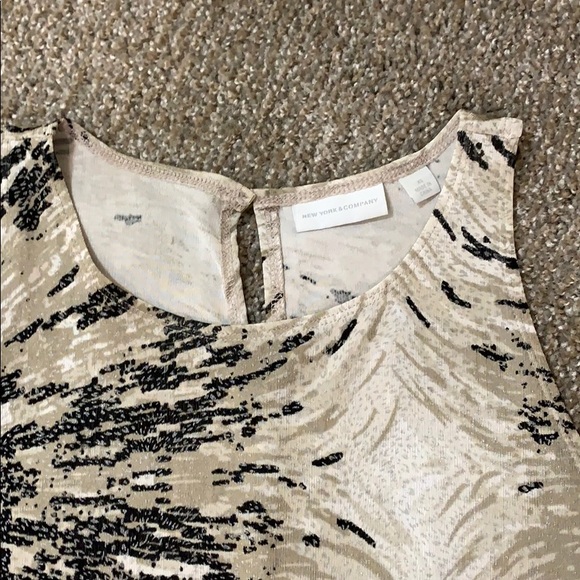 New York and Company top - Picture 3 of 4